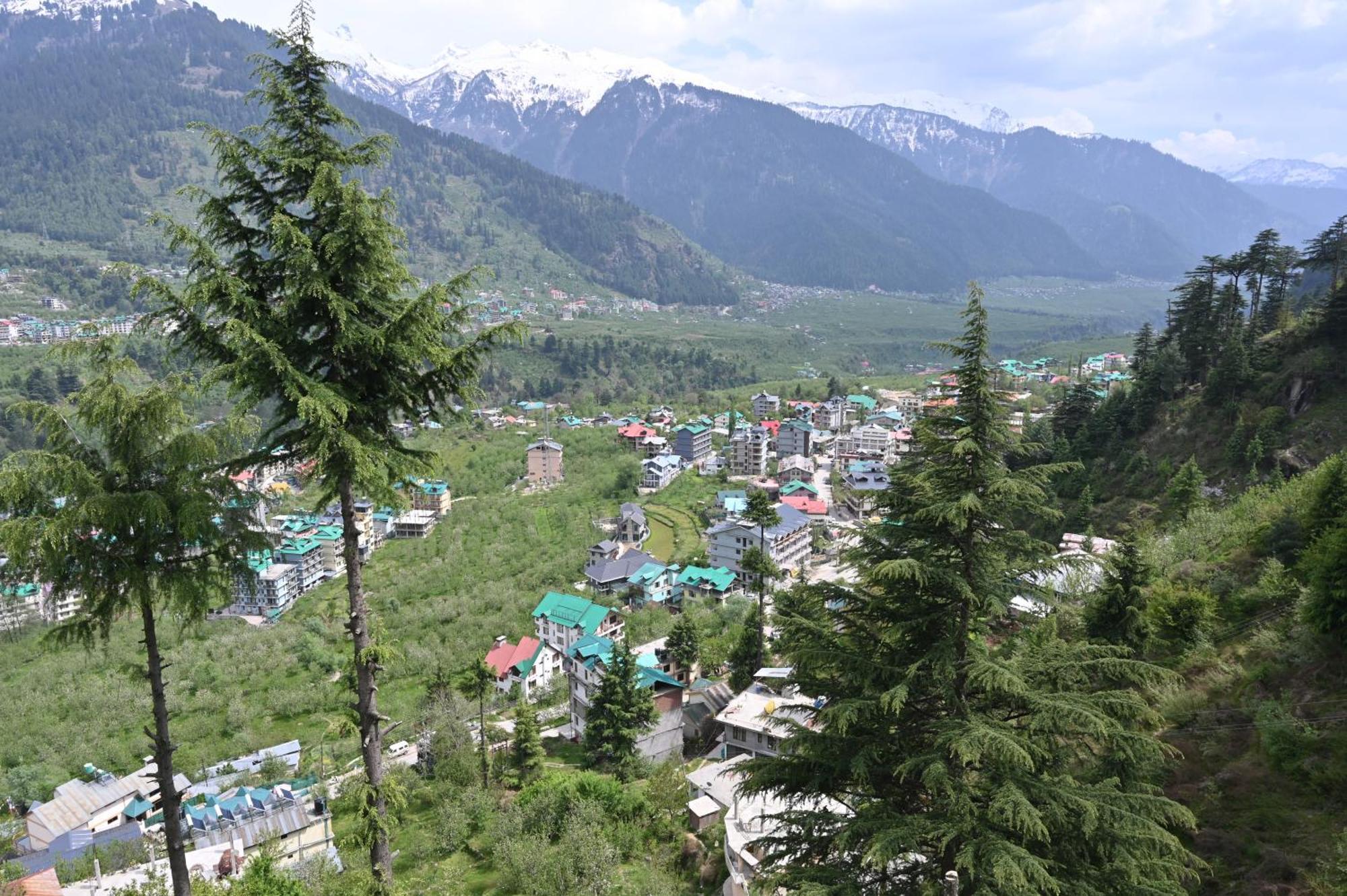 Hotel Seven Hills Manali 외부 사진