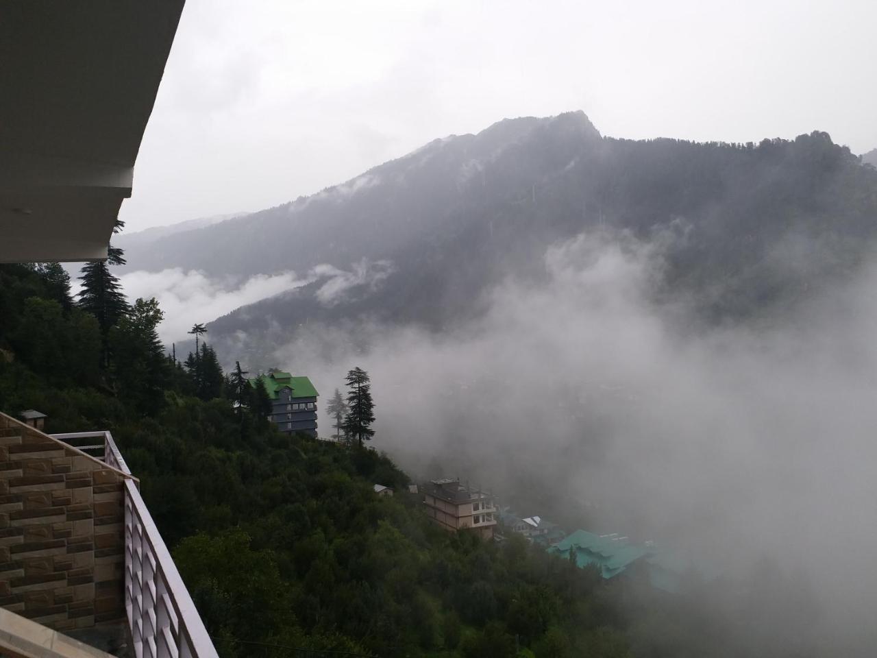 Hotel Seven Hills Manali 외부 사진