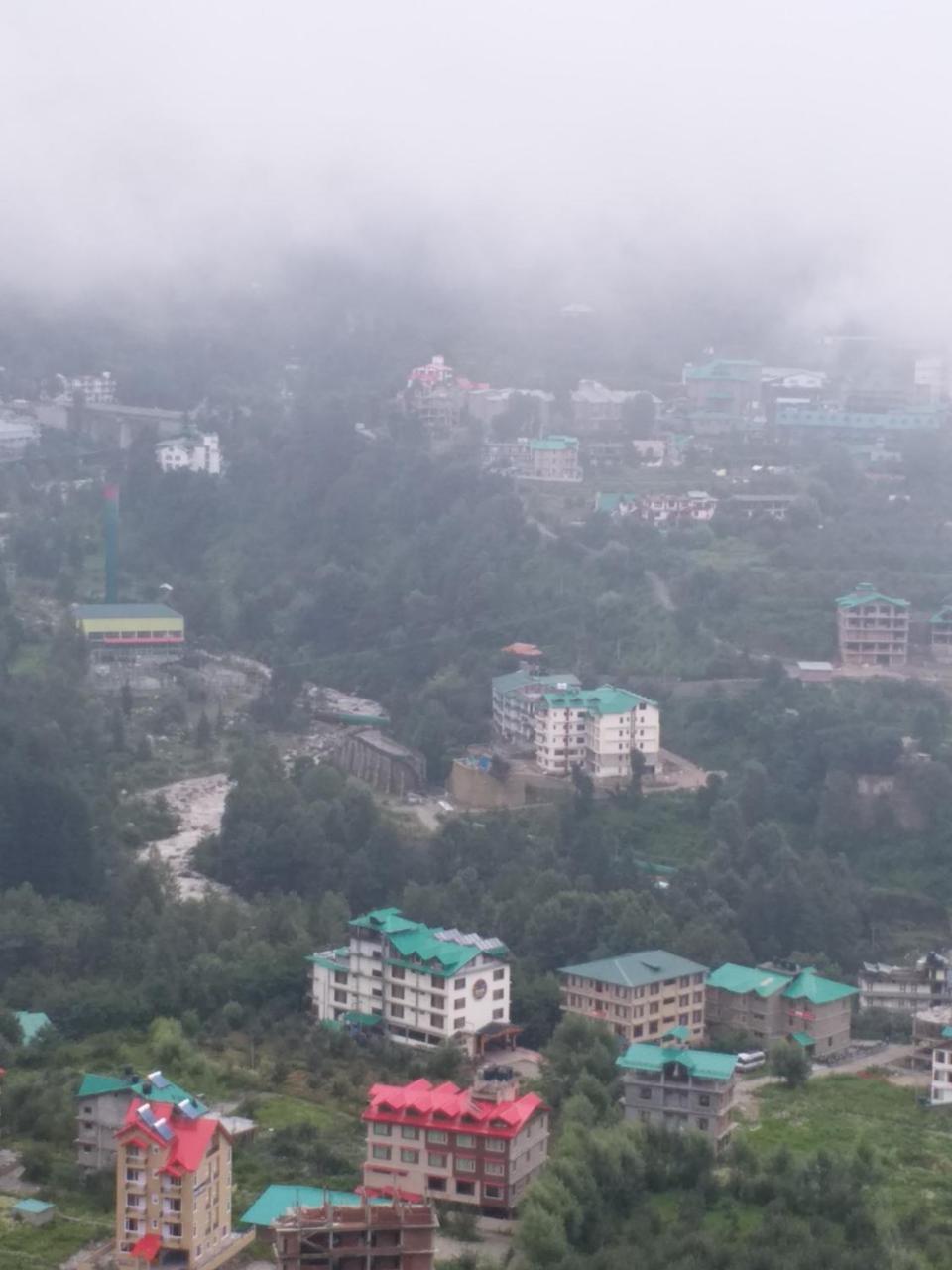 Hotel Seven Hills Manali 외부 사진