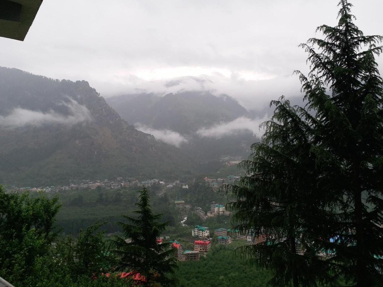Hotel Seven Hills Manali 외부 사진