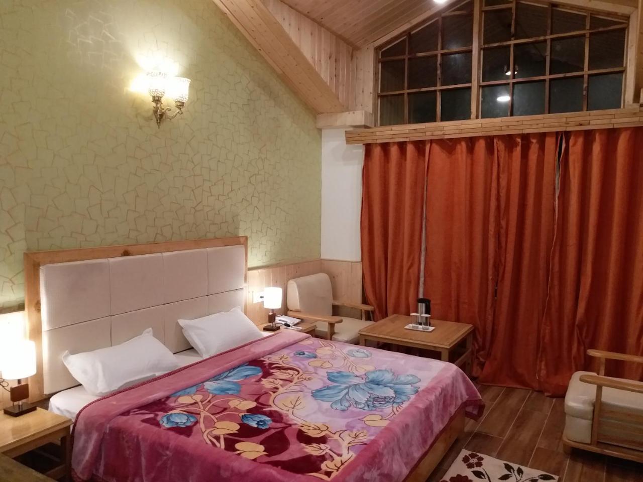 Hotel Seven Hills Manali 외부 사진