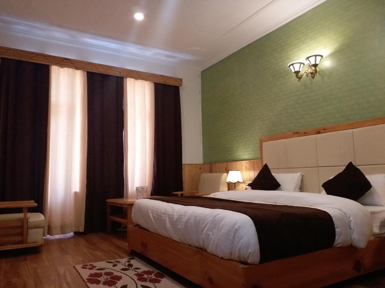 Hotel Seven Hills Manali 외부 사진