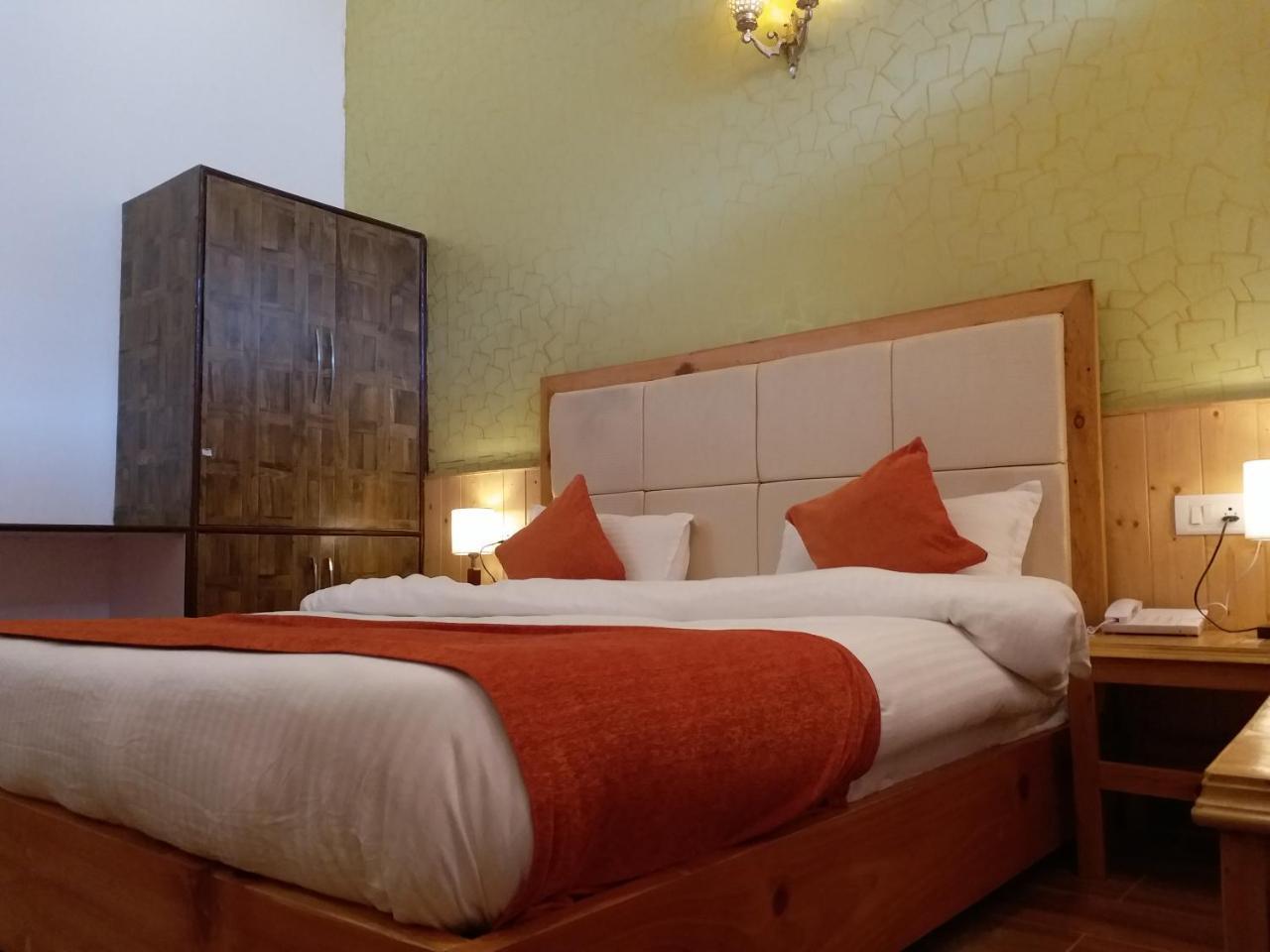 Hotel Seven Hills Manali 외부 사진
