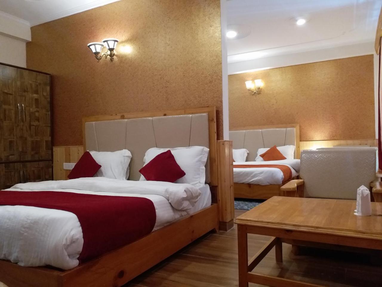 Hotel Seven Hills Manali 외부 사진